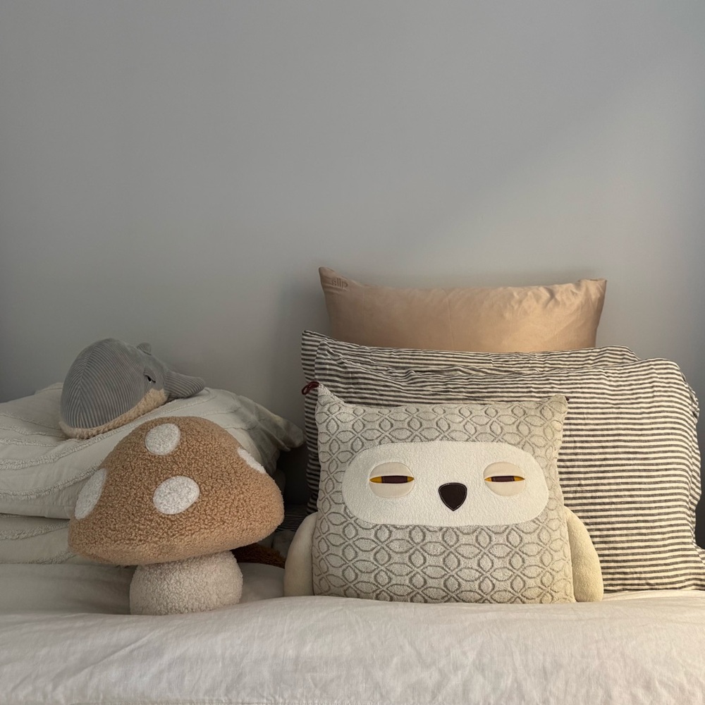 beige mushroom plush (O/S) - Picture 5 of 6